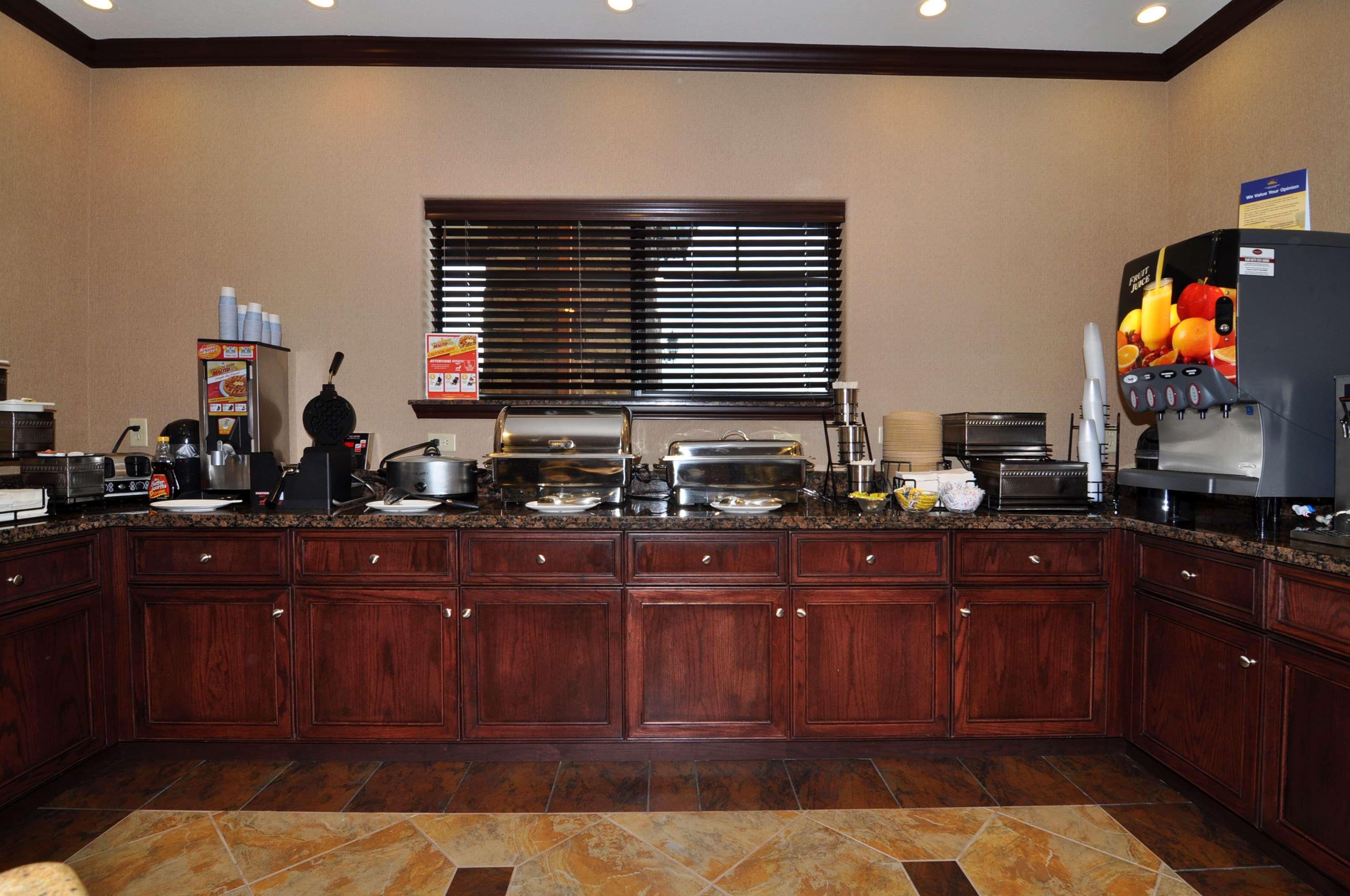 Best Western Plus Royal Mountain Inn & Suites Athens Restaurante foto