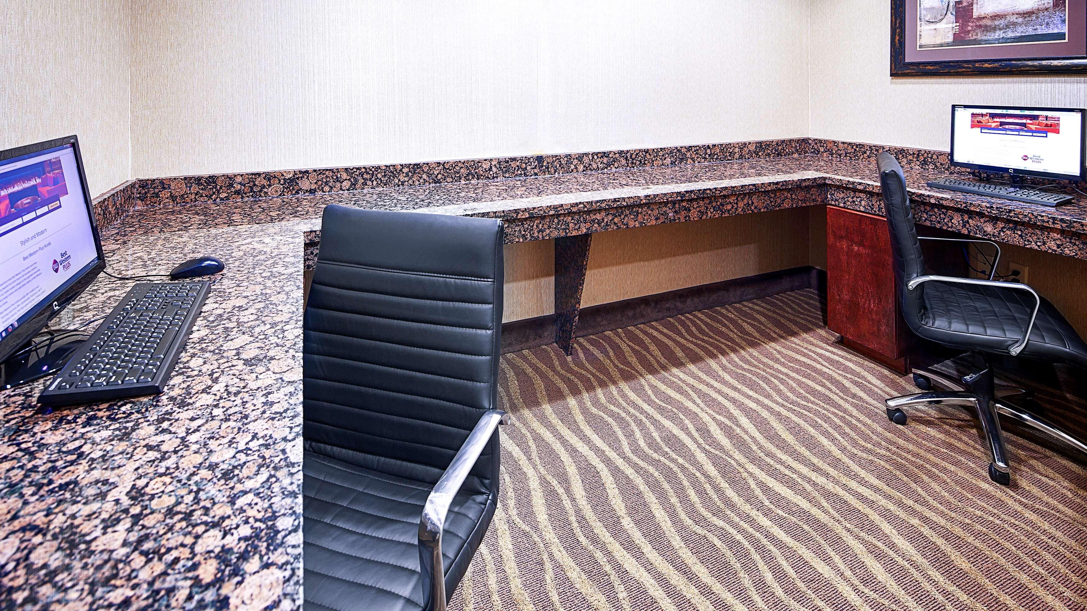 Best Western Plus Royal Mountain Inn & Suites Athens Exterior foto